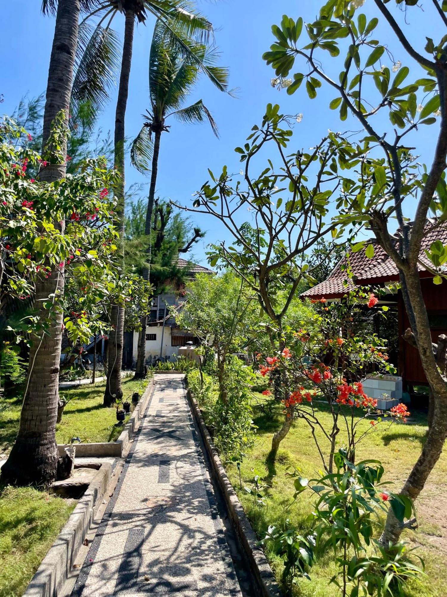 Hotel The Exile Sunsetpoint Gili Trawangan Exterior foto